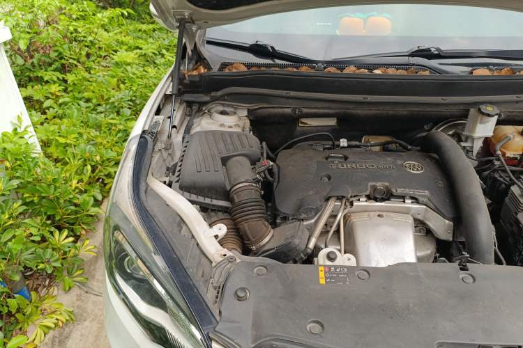 Used Buick Envision 2014 28T Four-Wheel Drive Elite Model Engine Bay Right