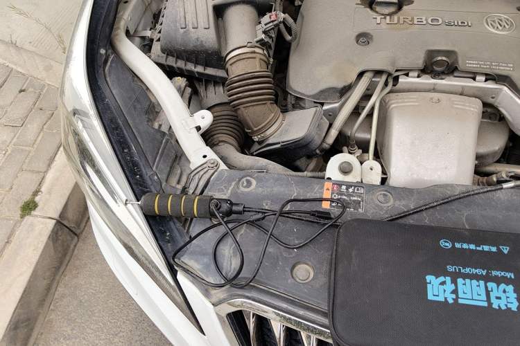 Used Buick Envision 2014 28T Four-Wheel Drive Luxury Model Engine Bay Right