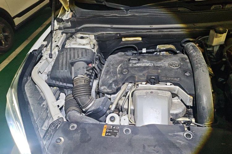 Used Buick Envision 2014 28T Four-Wheel Drive Luxury Model Engine Bay Right