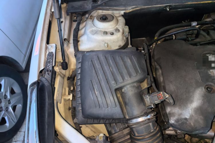 Used Buick Envision 2014 28T Four-Wheel Drive Elite Model Engine Bay Right