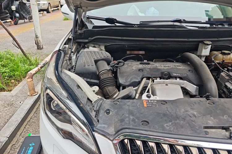 Used Buick Envision 2014 28T Four-Wheel Drive Elite Model Engine Bay Right