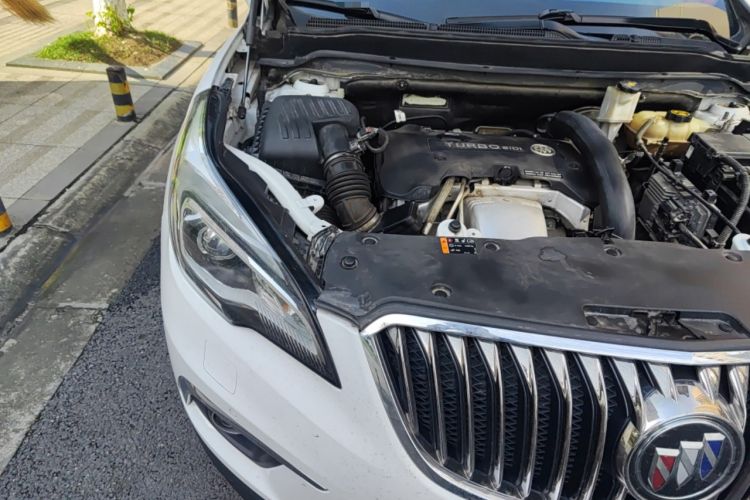 Used Buick Envision 2014 28T Four-Wheel Drive Luxury Model Engine Bay Right