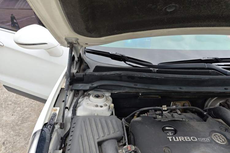 Used Buick Envision 2014 28T Four-Wheel Drive Luxury Model Engine Bay Right