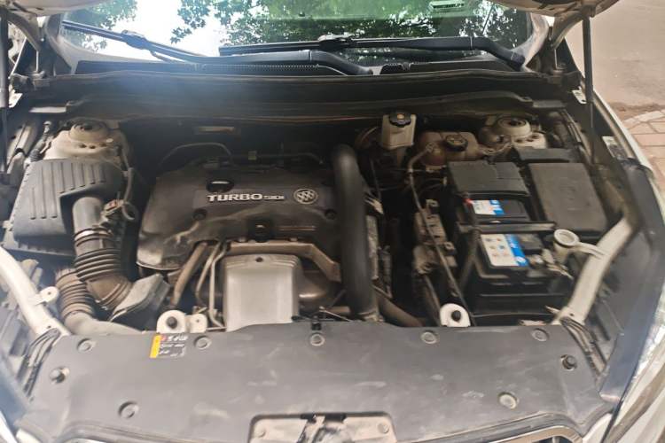 Used Buick Envision 2014 28T Four-Wheel Drive Luxury Model Engine Bay