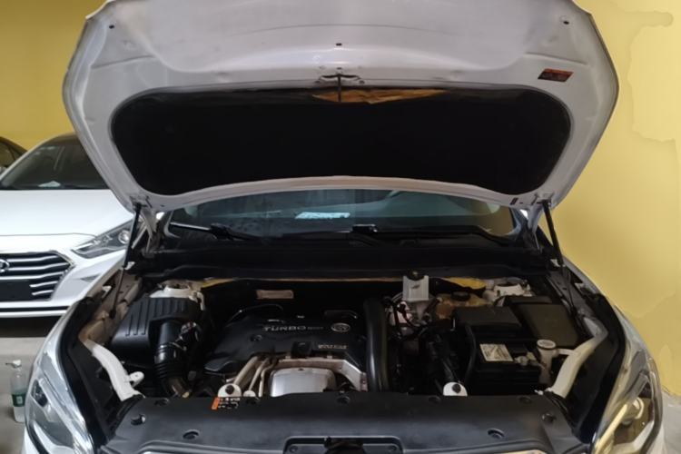 Used Buick Envision 2014 28T Four-Wheel Drive Luxury Model Engine Bay