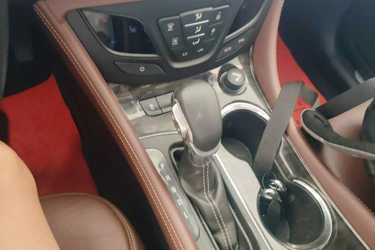 Used Buick Envision 2014 28T Four-Wheel Drive Elite Model Gear Lever