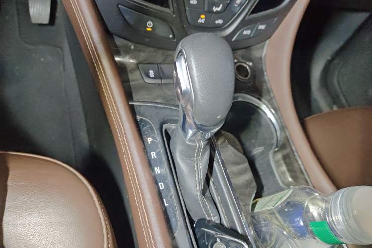 Used Buick Envision 2014 28T Four-Wheel Drive Elite Model Gear Lever