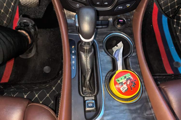 Used Buick Envision 2014 28T Four-Wheel Drive Elite Model Gear Lever