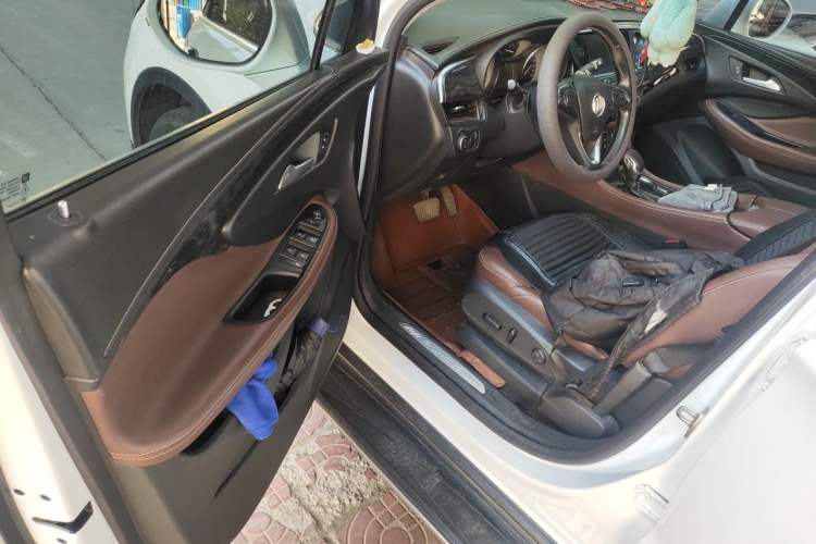 Used Buick Envision 2014 28T Four-Wheel Drive Luxury Model Interior 3