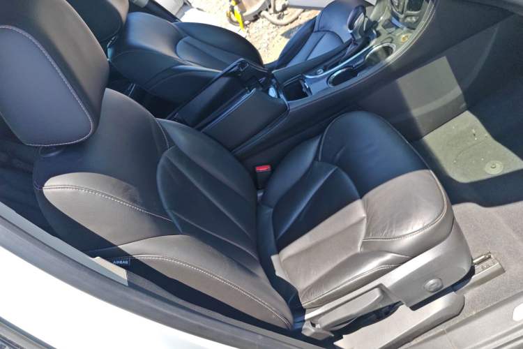 Used Buick Envision 2014 28T Four-Wheel Drive Elite Model Interior 3