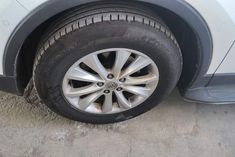 Used Buick Envision 2014 28T Four-Wheel Drive Luxury Model Left Front Wheel Hub
