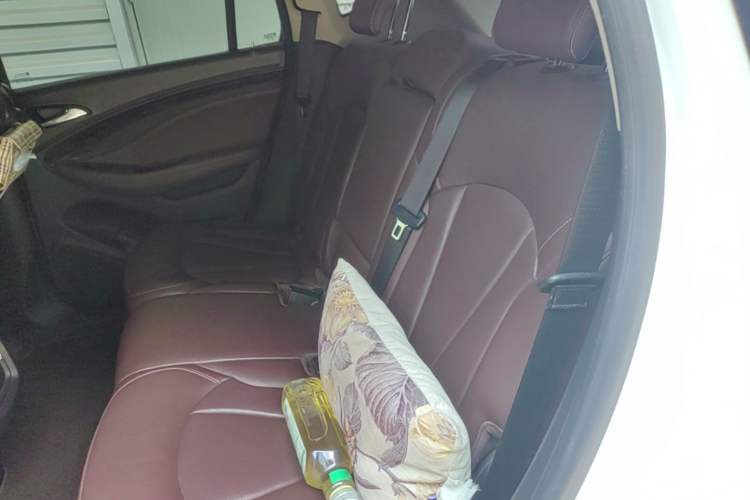Used Buick Envision 2014 28T Four-Wheel Drive Luxury Model Left Rear Seat