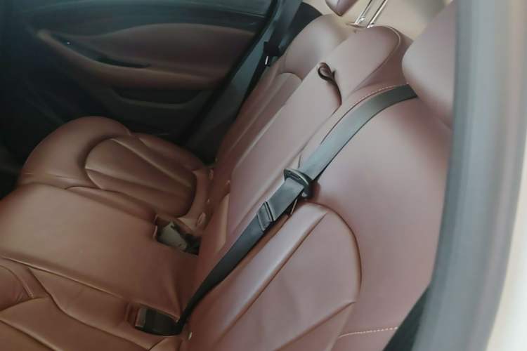 Used Buick Envision 2014 28T Four-Wheel Drive Elite Model Left Rear Seat