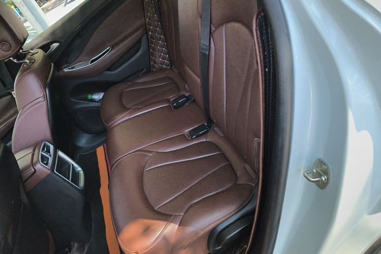 Used Buick Envision 2014 28T Four-Wheel Drive Luxury Model Left Rear Seat