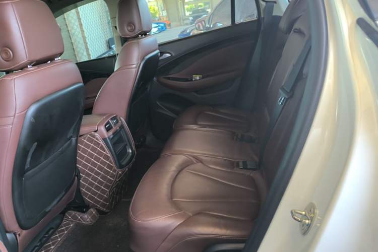 Used Buick Envision 2014 28T Four-Wheel Drive Luxury Model Left Rear Seat