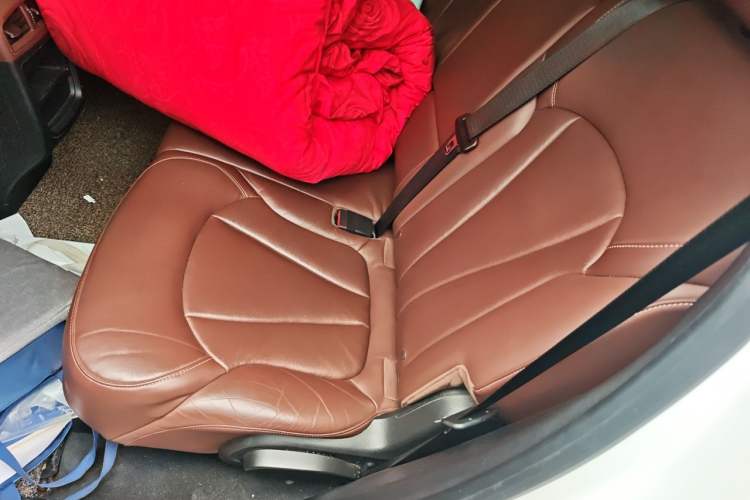 Used Buick Envision 2014 28T Four-Wheel Drive Luxury Model Left Rear Seat