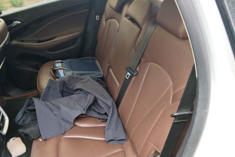 Used Buick Envision 2014 28T Four-Wheel Drive Luxury Model Left Rear Seat