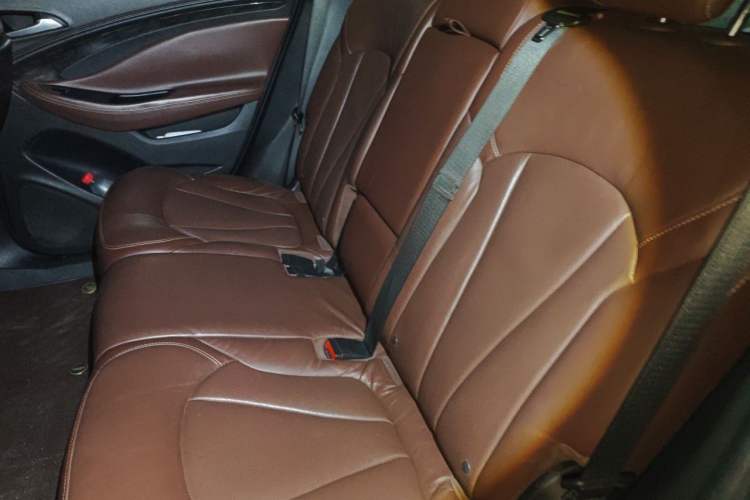 Used Buick Envision 2014 28T Four-Wheel Drive Luxury Model Left Rear Seat