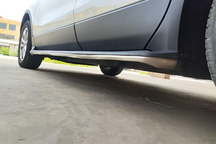 Used Buick Envision 2014 28T Four-Wheel Drive Luxury Model Left Side Sill