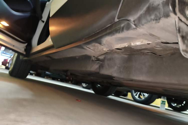 Used Buick Envision 2014 28T Four-Wheel Drive Luxury Model Left Side Sill