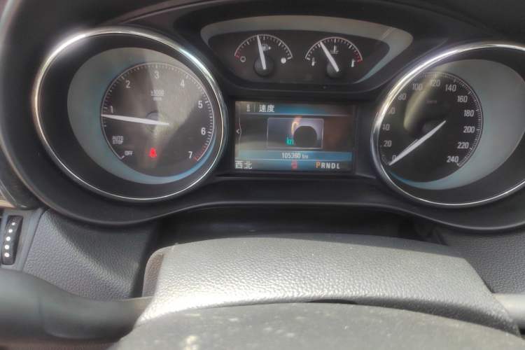 Used Buick Envision 2014 28T Four-Wheel Drive Luxury Model Odometer Close Up