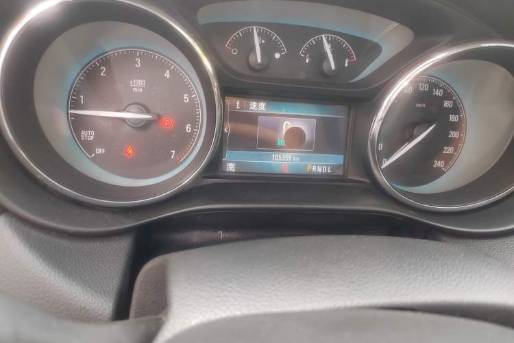 Used Buick Envision 2014 28T Four-Wheel Drive Luxury Model Odometer Close Up