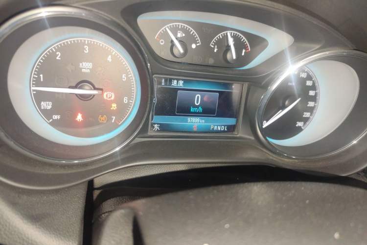 Used Buick Envision 2014 28T Four-Wheel Drive Luxury Model Odometer Close Up
