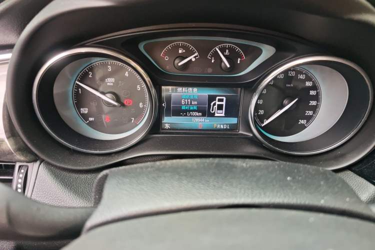 Used Buick Envision 2014 28T Four-Wheel Drive Luxury Model Odometer Close Up