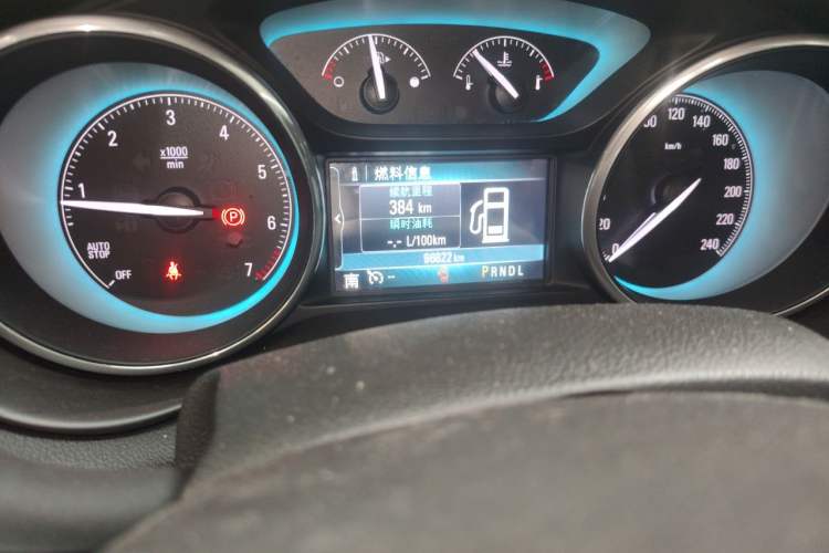 Used Buick Envision 2014 28T Four-Wheel Drive Elite Model Odometer Close Up