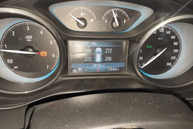 Used Buick Envision 2014 28T Four-Wheel Drive Luxury Model Odometer Close Up