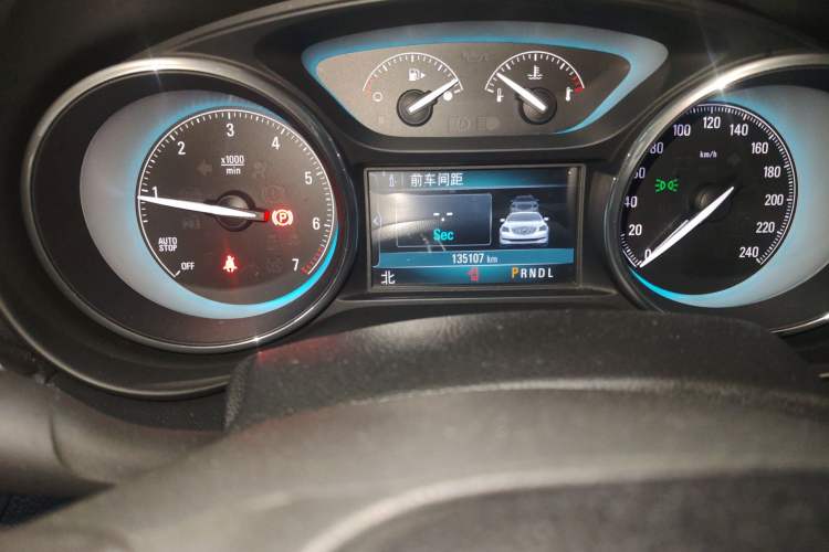 Used Buick Envision 2014 28T Four-Wheel Drive Luxury Model Odometer Close Up