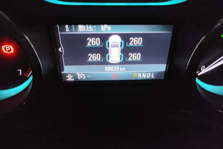 Used Buick Envision 2014 28T Four-Wheel Drive Elite Model Odometer Close Up