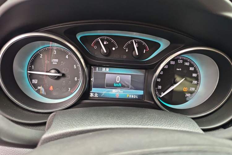 Used Buick Envision 2014 28T Four-Wheel Drive Elite Model Odometer Close Up