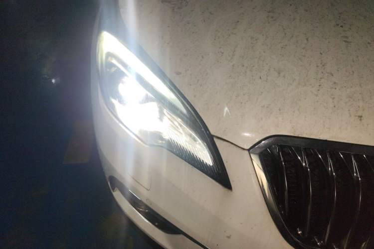Used Buick Envision 2014 28T Four-Wheel Drive Luxury Model Right Front Headlight