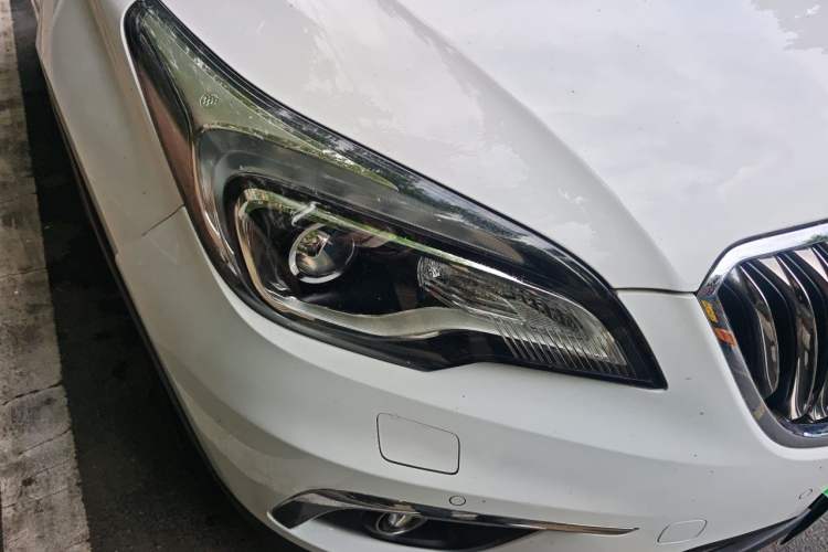 Used Buick Envision 2014 28T Four-Wheel Drive Luxury Model Right Front Headlight