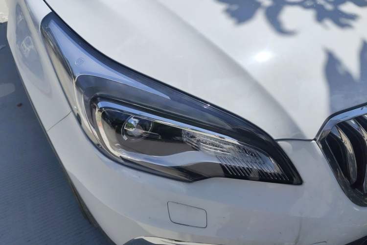 Used Buick Envision 2014 28T Four-Wheel Drive Elite Model Right Front Headlight