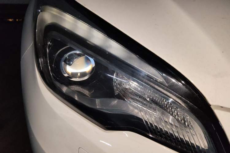 Used Buick Envision 2014 28T Four-Wheel Drive Elite Model Right Front Headlight