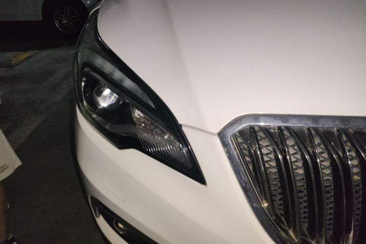 Used Buick Envision 2014 28T Four-Wheel Drive Elite Model Right Front Headlight