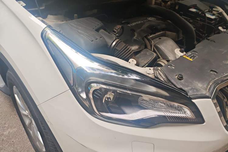 Used Buick Envision 2014 28T Four-Wheel Drive Luxury Model Right Front Headlight