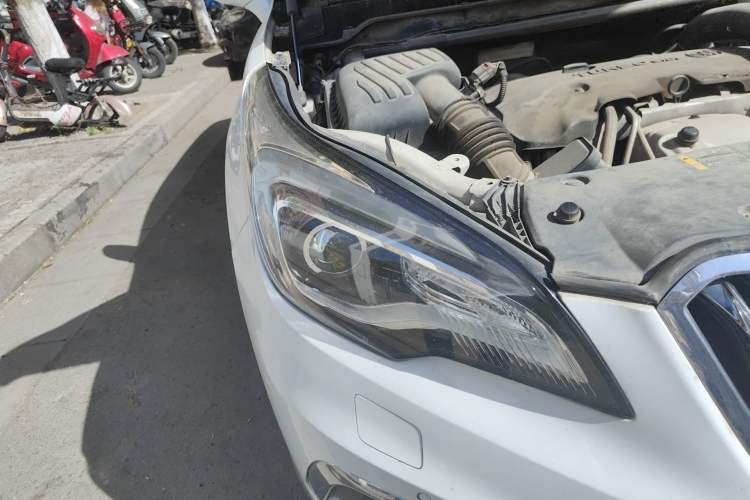 Used Buick Envision 2014 28T Four-Wheel Drive Luxury Model Right Front Headlight