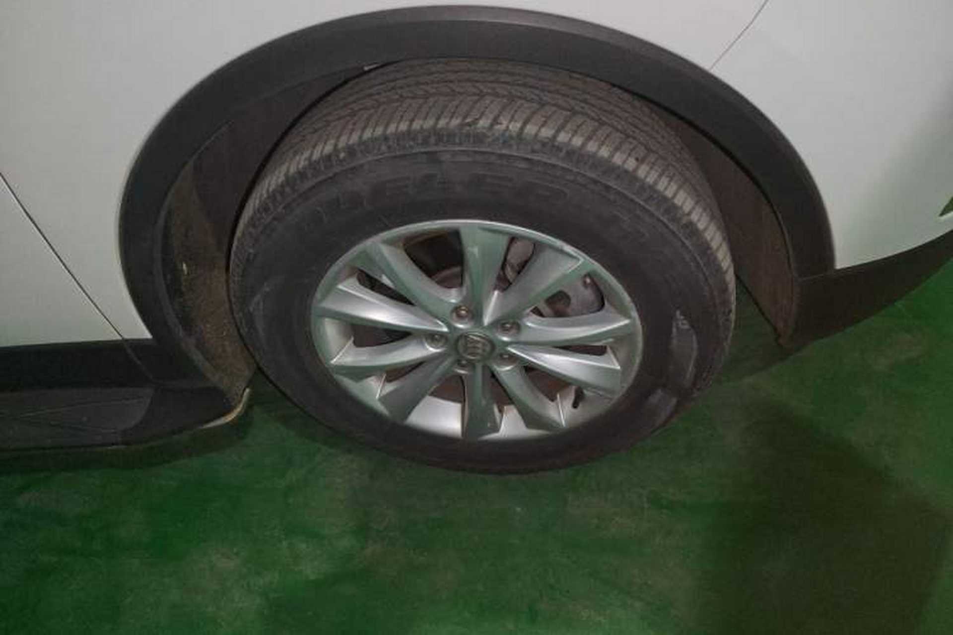 Used Buick Envision 2014 28T Four-Wheel Drive Elite Model Right Front Wheel Hub