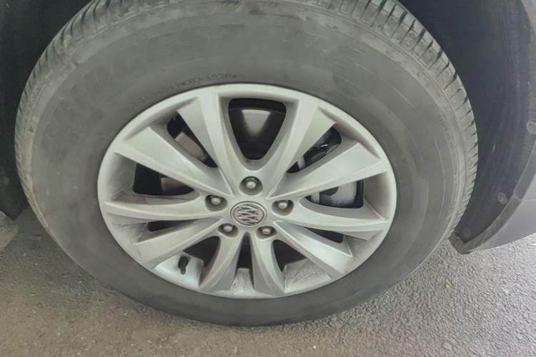Used Buick Envision 2014 28T Four-Wheel Drive Luxury Model Right Front Wheel Hub