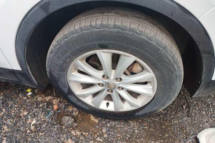 Used Buick Envision 2014 28T Four-Wheel Drive Elite Model Right Front Wheel Hub