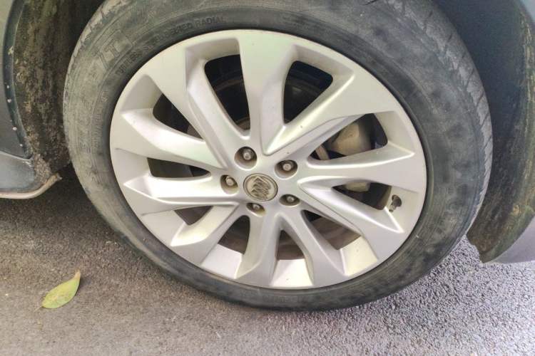 Used Buick Envision 2014 28T All-Wheel-Drive Versatile Sports Flagship Edition Right Front Wheel Hub