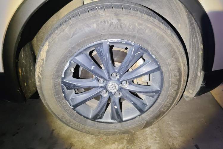 Used Buick Envision 2014 28T Four-Wheel Drive Elite Model Right Front Wheel Hub