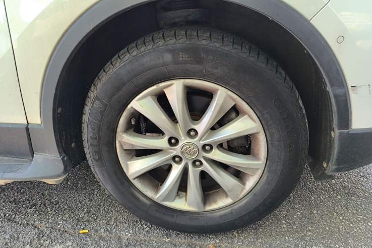 Used Buick Envision 2014 28T Four-Wheel Drive Luxury Model Right Front Wheel Hub