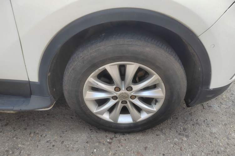 Used Buick Envision 2014 28T Four-Wheel Drive Luxury Model Right Front Wheel Hub