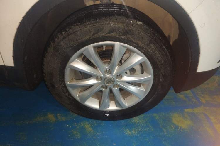 Used Buick Envision 2014 28T Four-Wheel Drive Luxury Model Right Front Wheel Hub