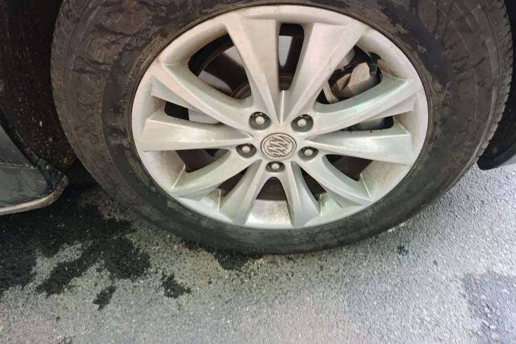 Used Buick Envision 2014 28T Four-Wheel Drive Luxury Model Right Front Wheel Hub