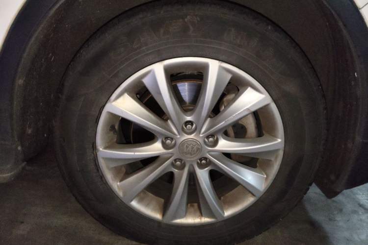 Used Buick Envision 2014 28T Four-Wheel Drive Elite Model Right Front Wheel Hub